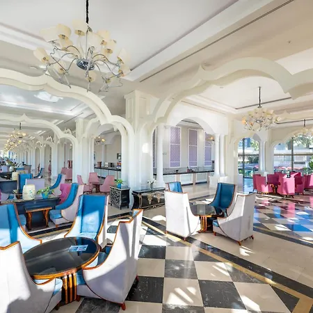 Alan Xafira Deluxe & Hotel