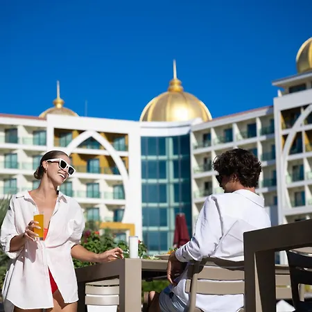 Alan Xafira Deluxe & Hotel 5*