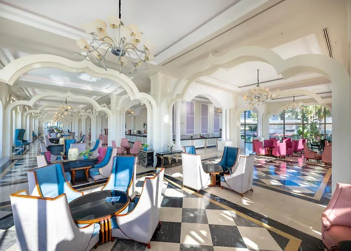 Alan Xafira Deluxe & Hotel