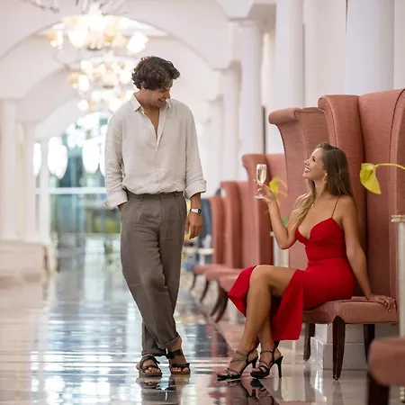 Alan Xafira Deluxe & מלון אלאניה