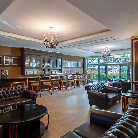 Alan Xafira Deluxe & 5*